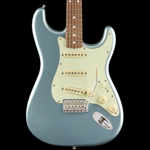 Fender Vintera '60s Stratocaster Ice Blue Metallic With Gig Bag