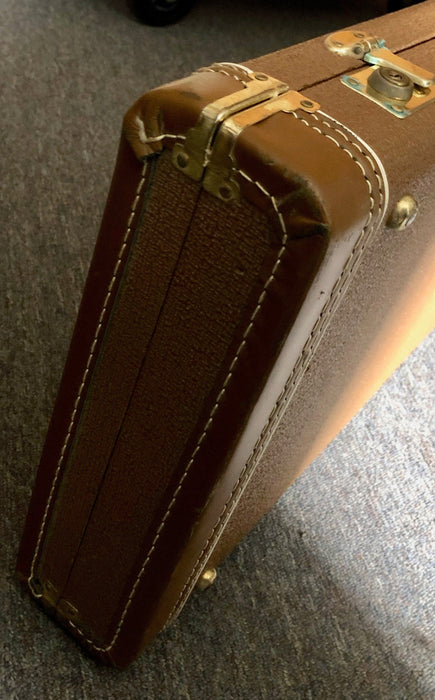 Used Fender Deluxe Hardshell Bass Case Brown Tolex USA Made G&G Case