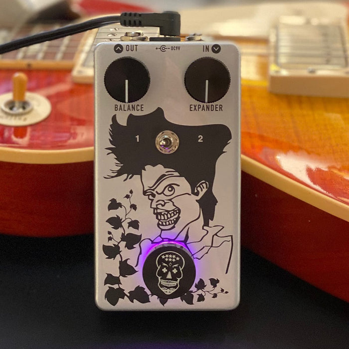 Flattley Boutique Effect Pedals Silver Line Poison Ivy Octave Harmonic Fuzz Guitar Pedal